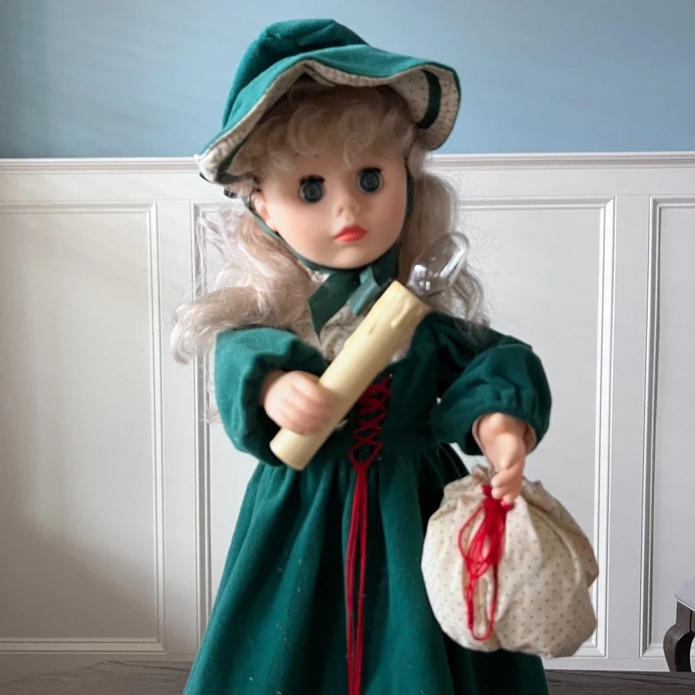 Vintage Christmas Caroler‎ Girl Animated Motionette Lighted Candle 24
